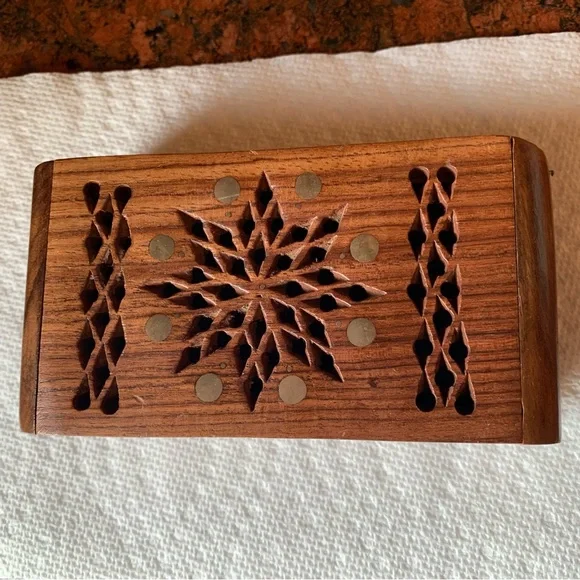 Vintage jewelry box. Hand Carved, gold accents. Small Walnut box Wooden … - Picture 1 of 5